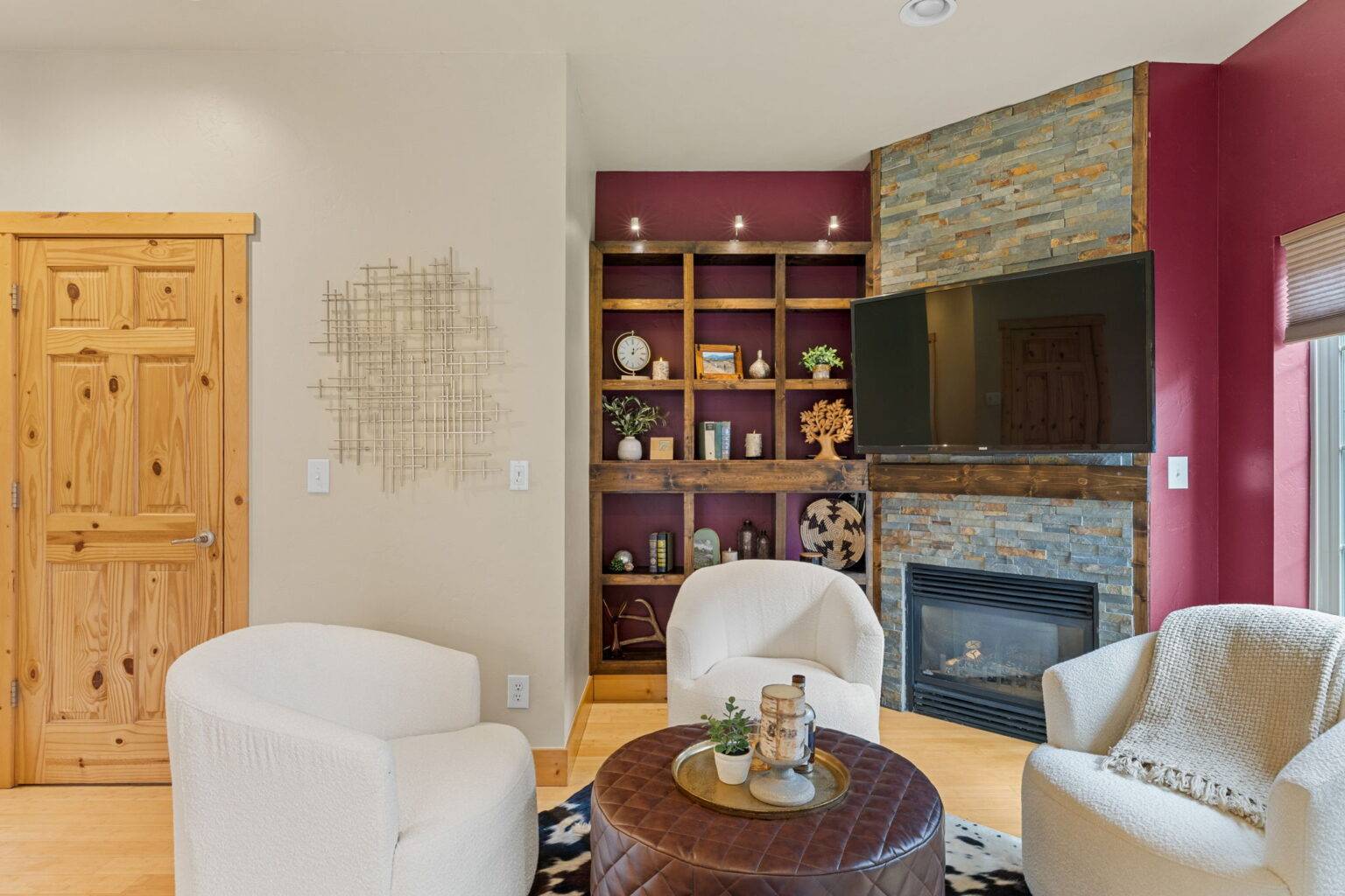 11-web-or-mls-897 Mulligan St-11