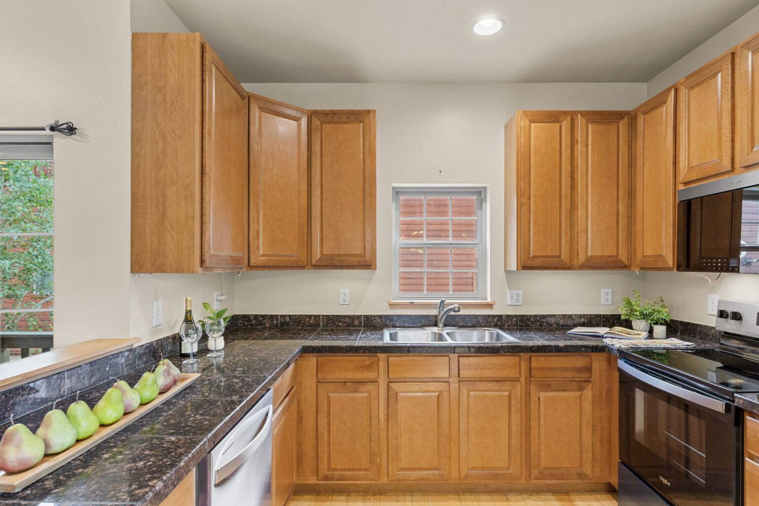 16-web-or-mls-897 Mulligan St-16