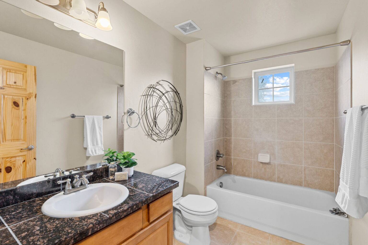 38-web-or-mls-897 Mulligan St-38