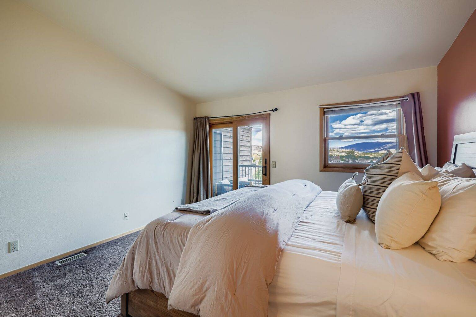 416 C Bayview Dr - MLS Sized - 012 - 13 2nd Floor Primary Bedroom