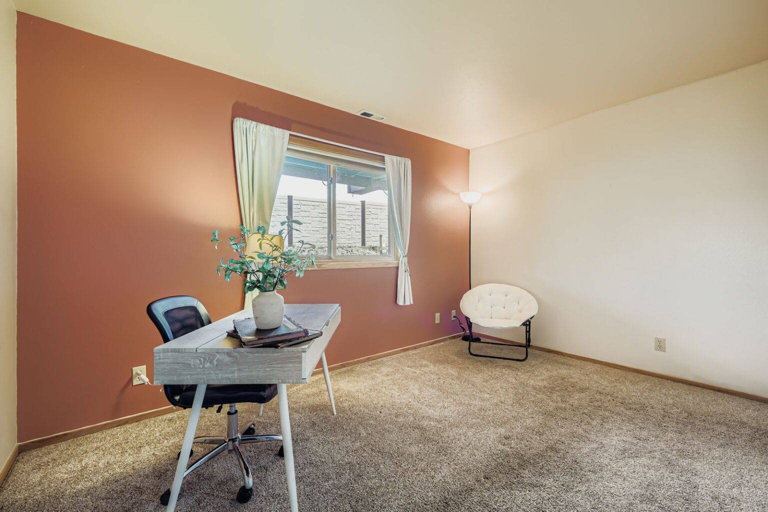 416 C Bayview Dr - MLS Sized - 019 - 20 Lower Level Bedroom