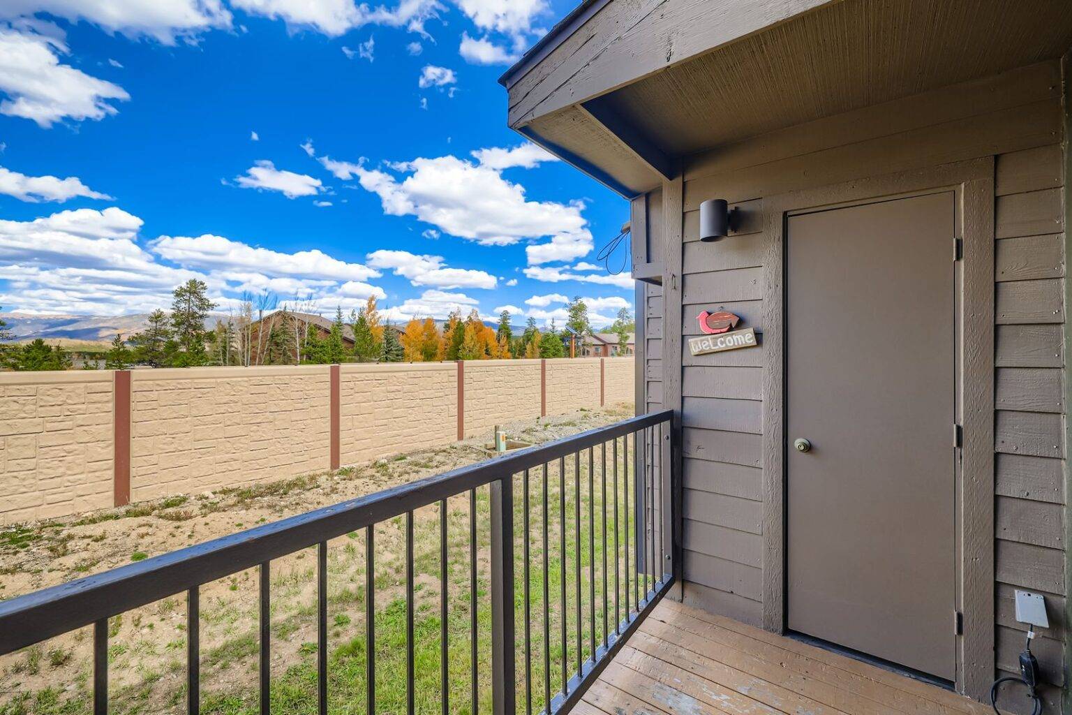 416 C Bayview Dr - MLS Sized - 023 - 24 Balcony