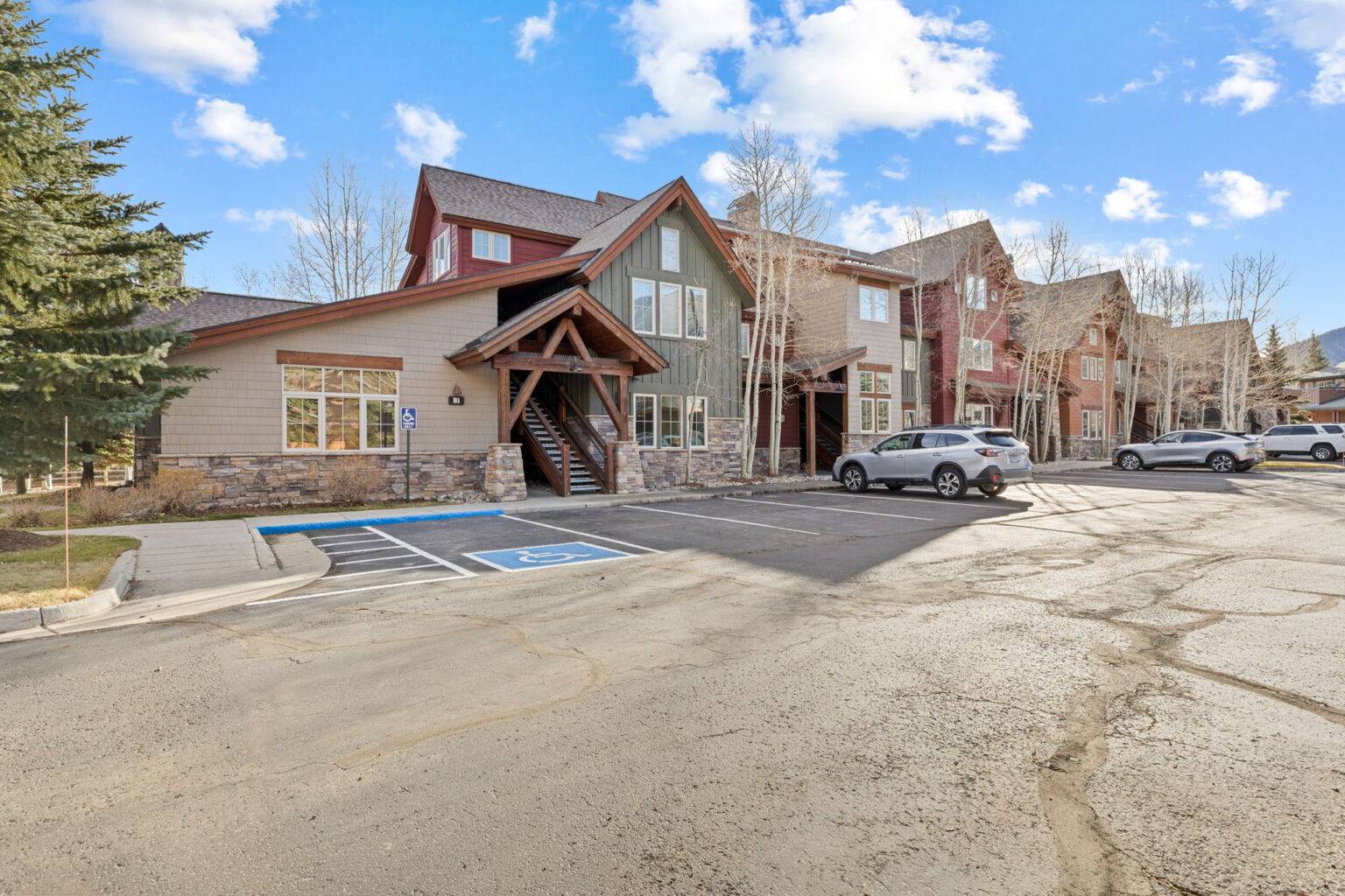 1-web-or-mls-801 Lakepoint Dr B3-1