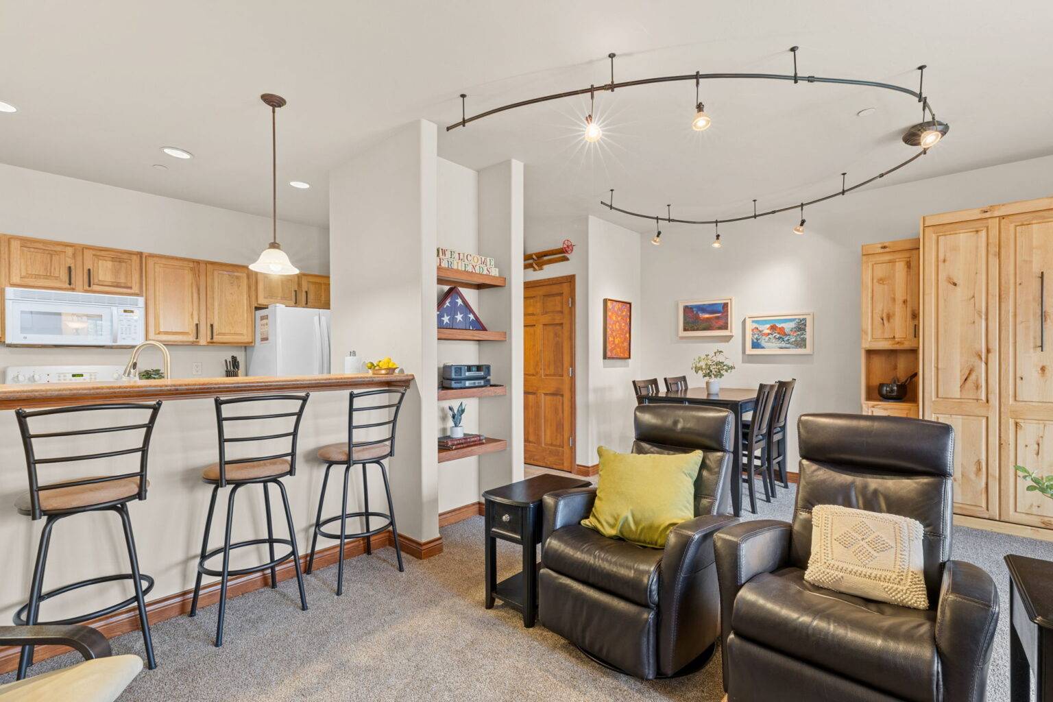 11-web-or-mls-801 Lakepoint Dr B3-11