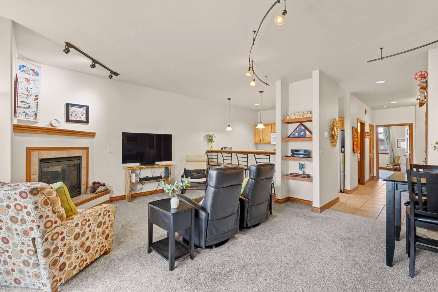 15-web-or-mls-801 Lakepoint Dr B3-15