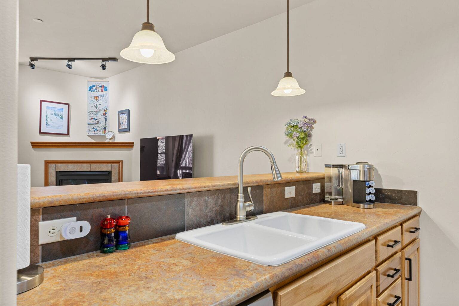 21-web-or-mls-801 Lakepoint Dr B3-21