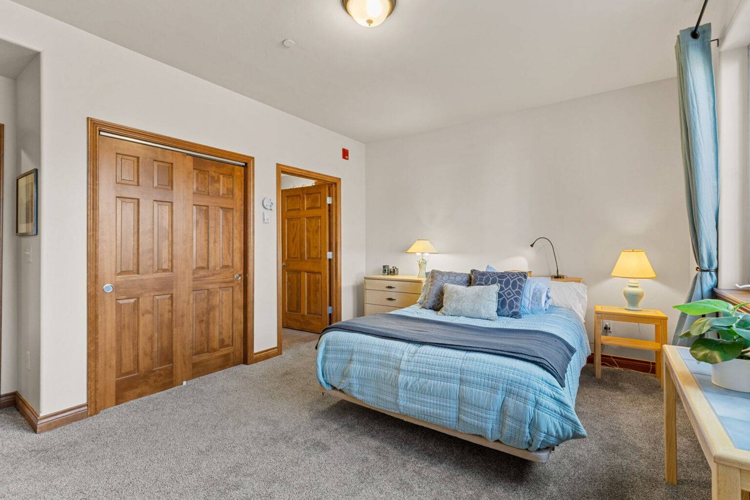 30-web-or-mls-801 Lakepoint Dr B3-30