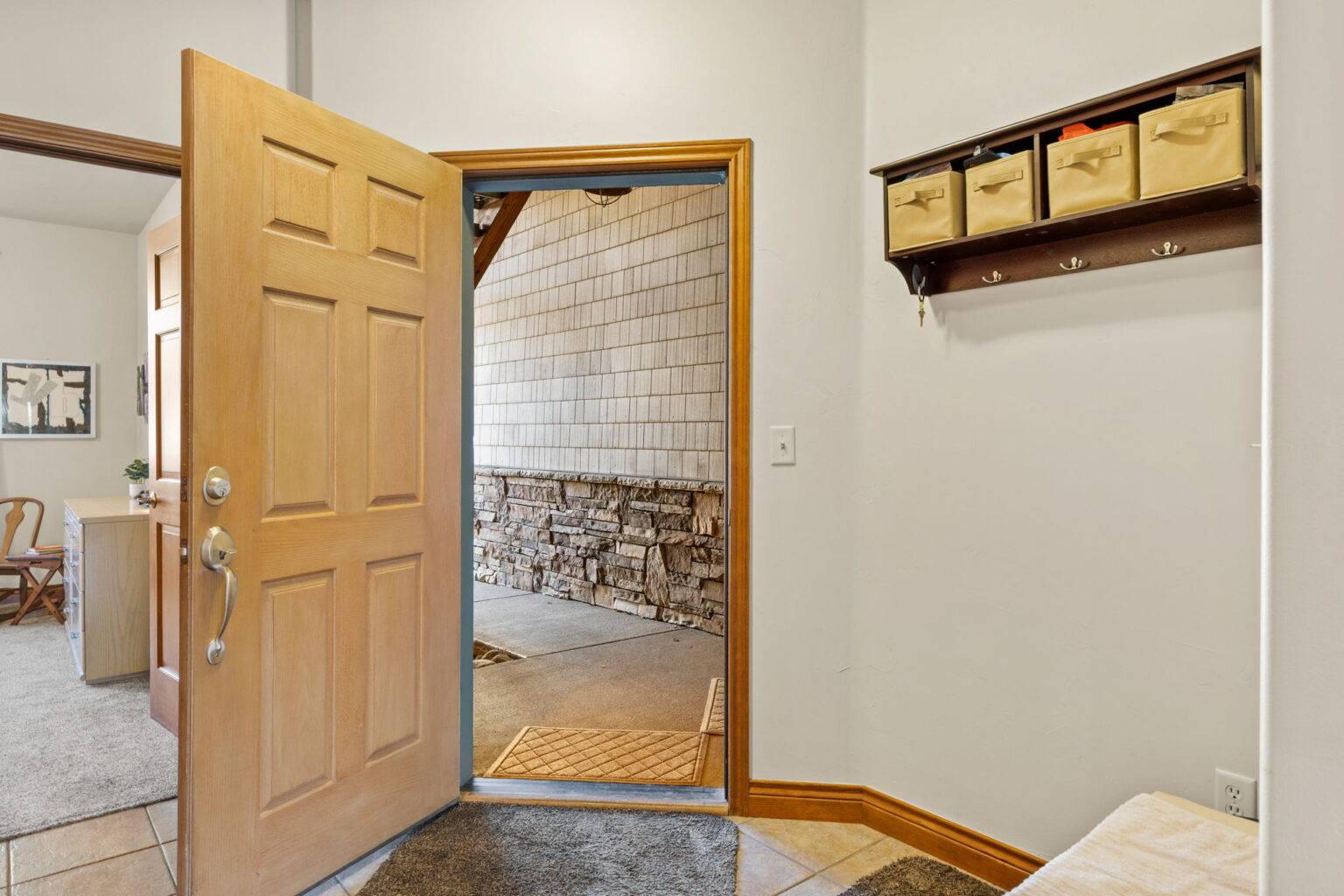 6-web-or-mls-801 Lakepoint Dr B3-6