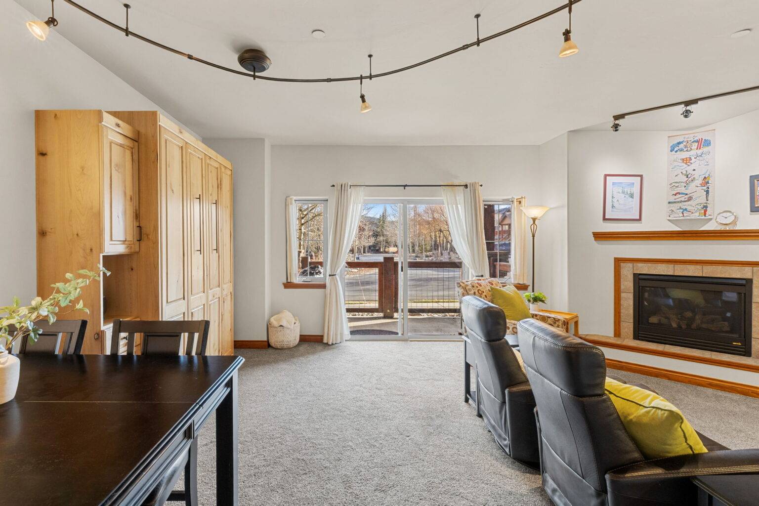 8-web-or-mls-801 Lakepoint Dr B3-8