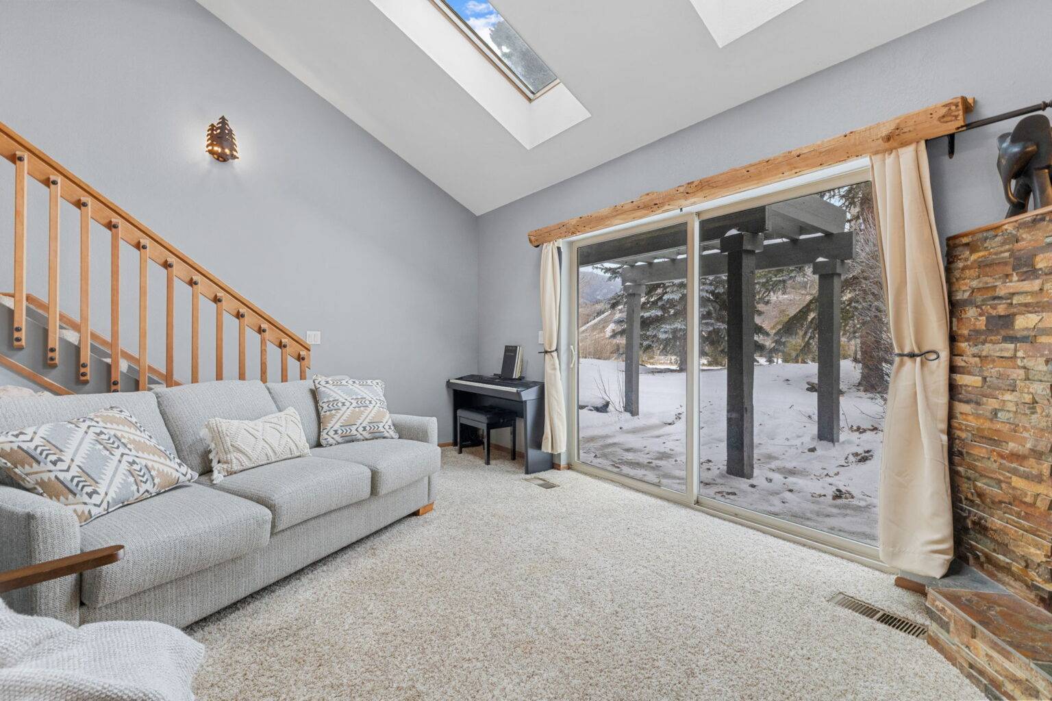 12-web-or-mls-243 Kestrel Ln-12