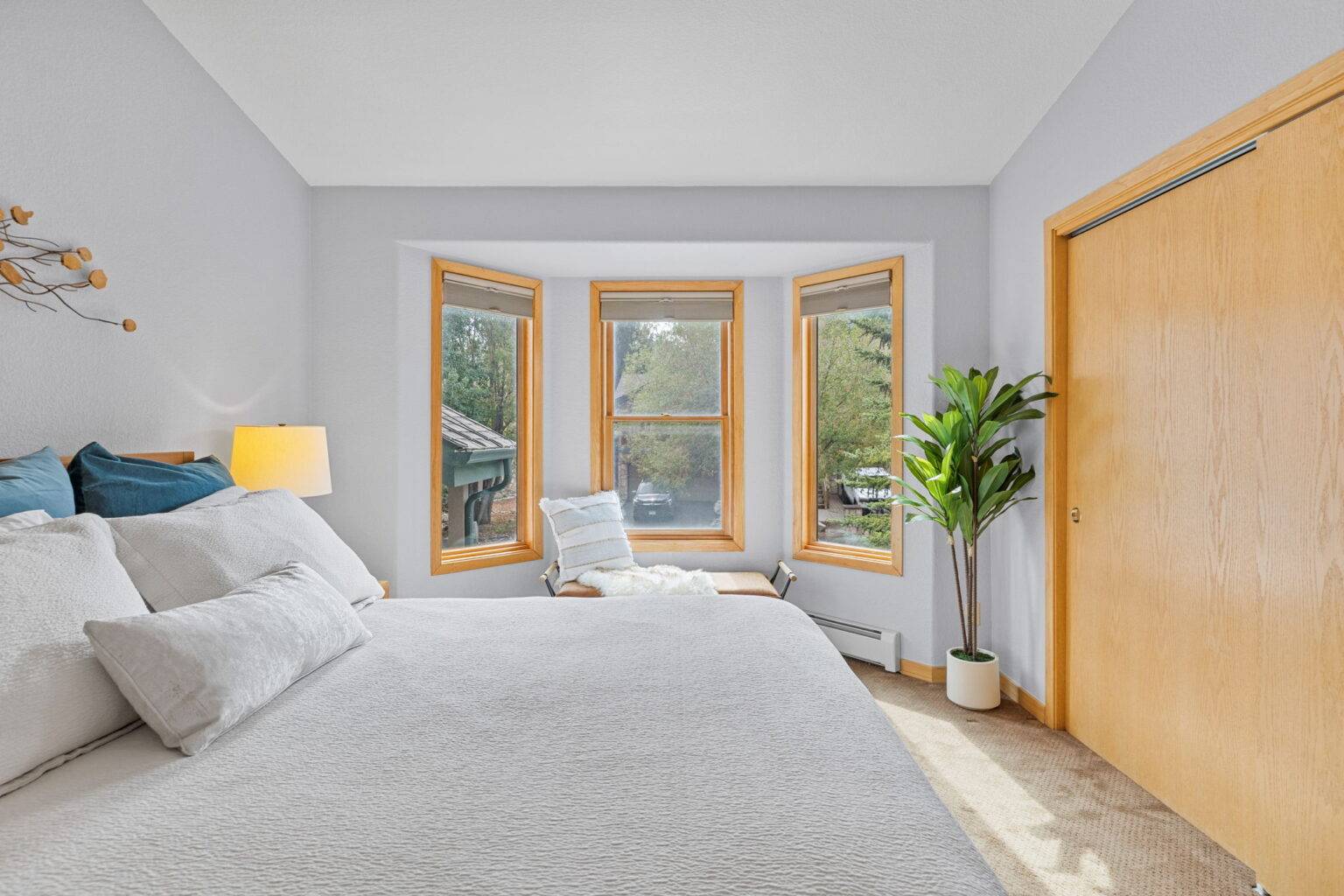 803B Lakepoint Court