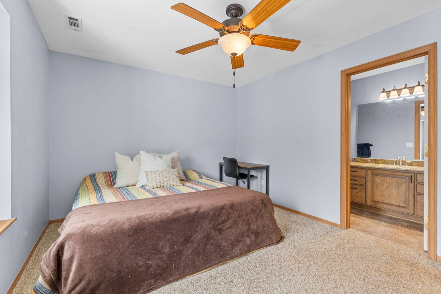 26-web-or-mls-243 Kestrel Ln-26