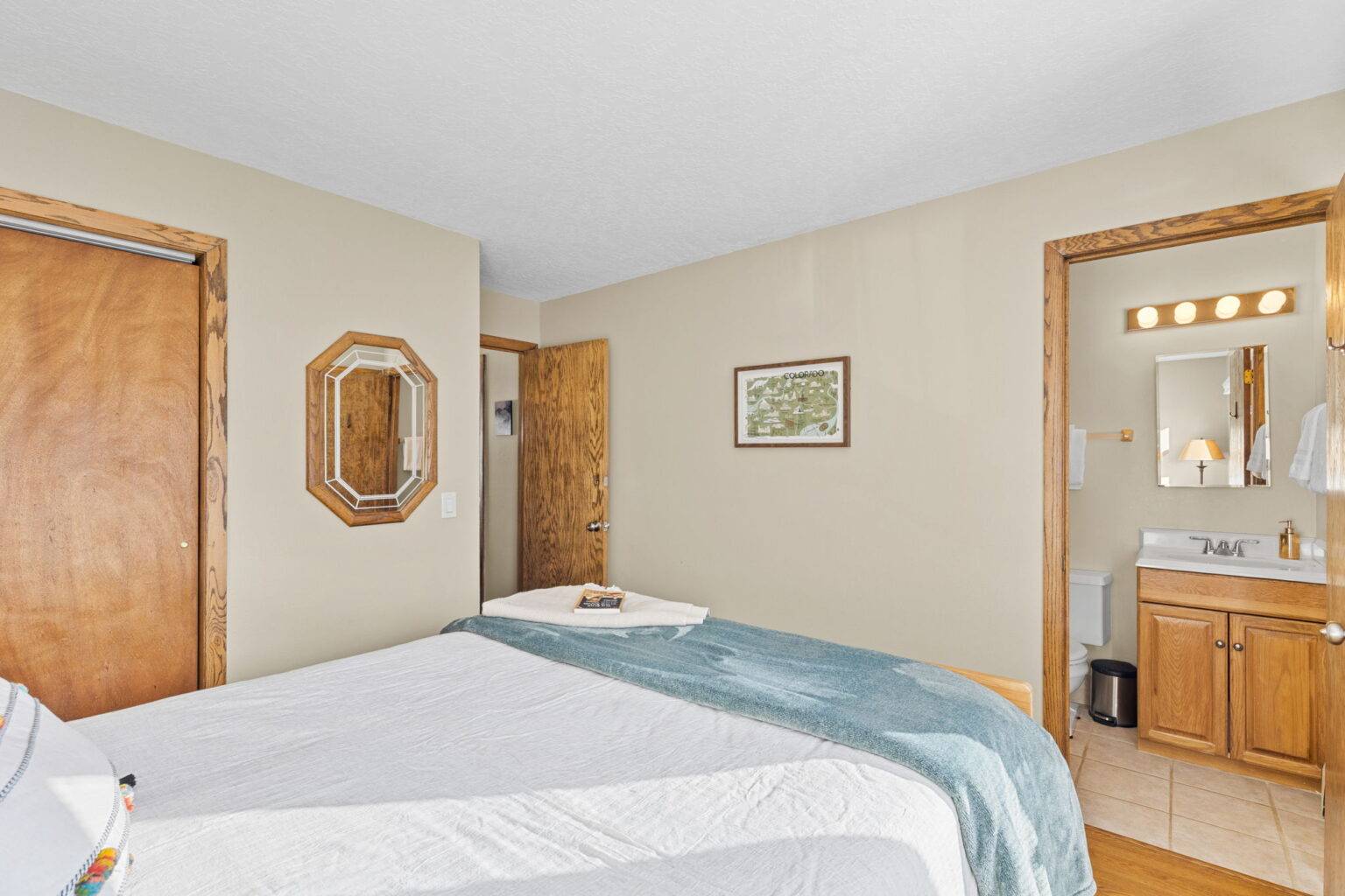 29-web-or-mls-240 La Bonte St bldg 4 unit 47-29