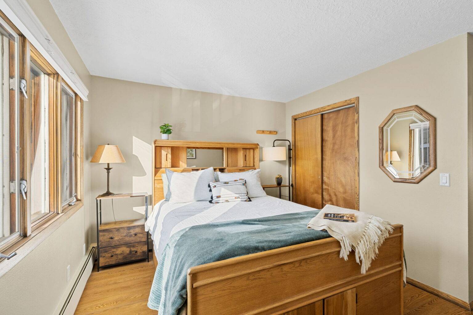 30-web-or-mls-240 La Bonte St bldg 4 unit 47-30