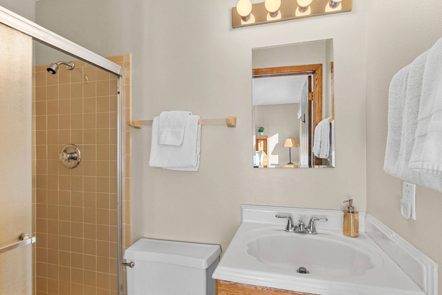 31-web-or-mls-240 La Bonte St bldg 4 unit 47-31