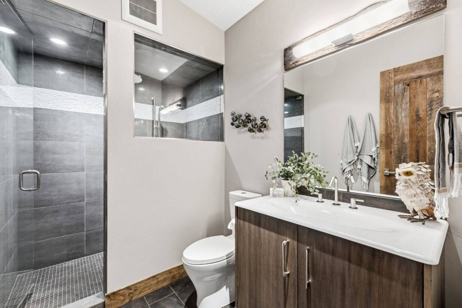 20 - Bathroom - Bathroom 2
