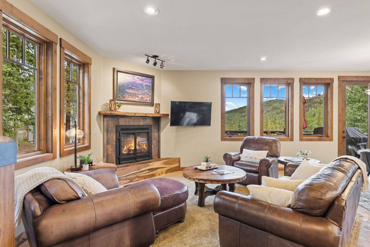 21-web-or-mls-861 High Point Dr-21