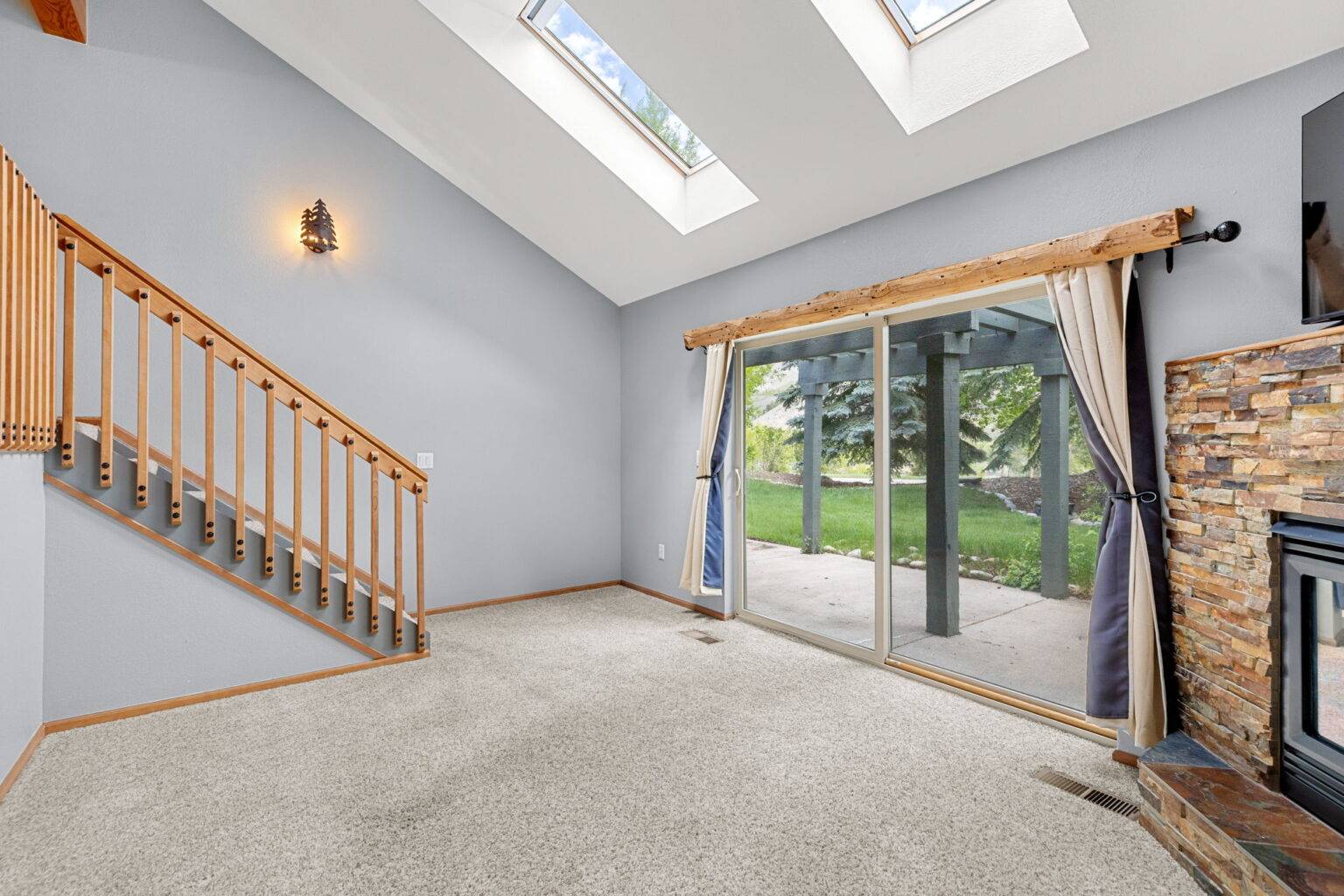 22 - 5-web-or-mls-243 Kestrel Ln-5