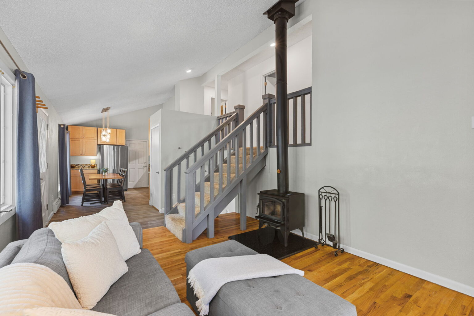 15-web-or-mls-1054 Straight Creek Dr-15