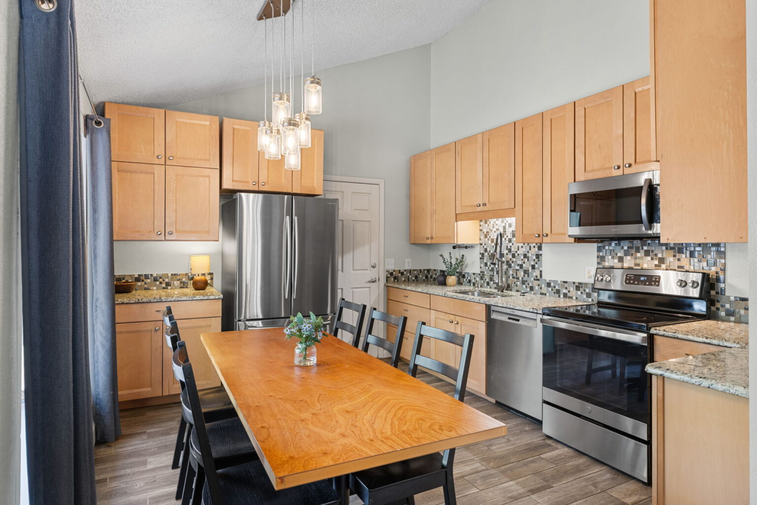 18-web-or-mls-1054 Straight Creek Dr-18