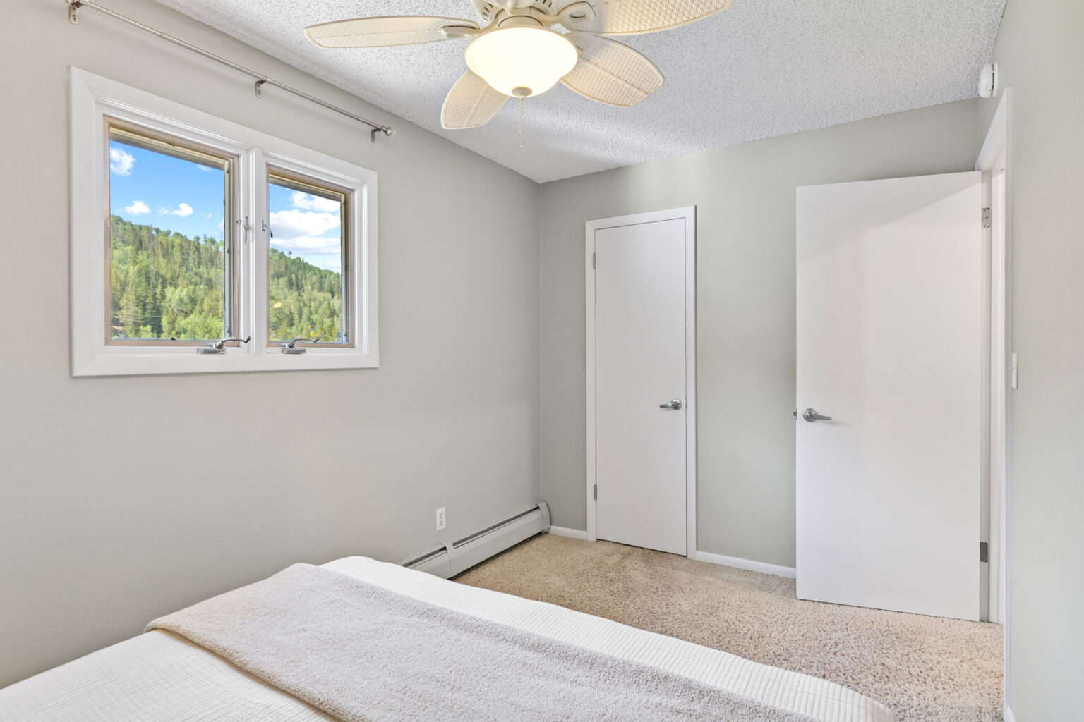 40-web-or-mls-1054 Straight Creek Dr-40